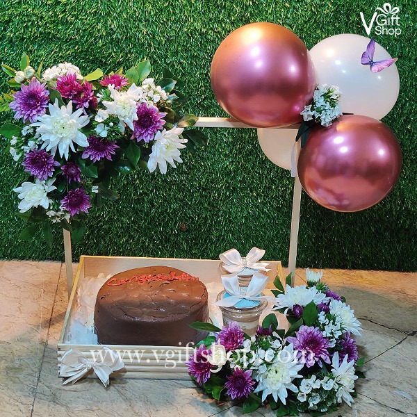 Premium Wooden Floral Tray with Beautiful Cake - V Gift Shop