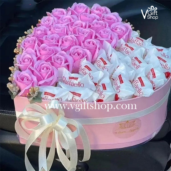 choclate-and-flowers-box-5 HEART CHOCOLATE BOX - Image 1